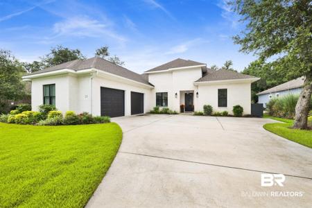 17 Lagoon Drive