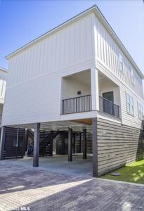 1476 Sandpiper Ln