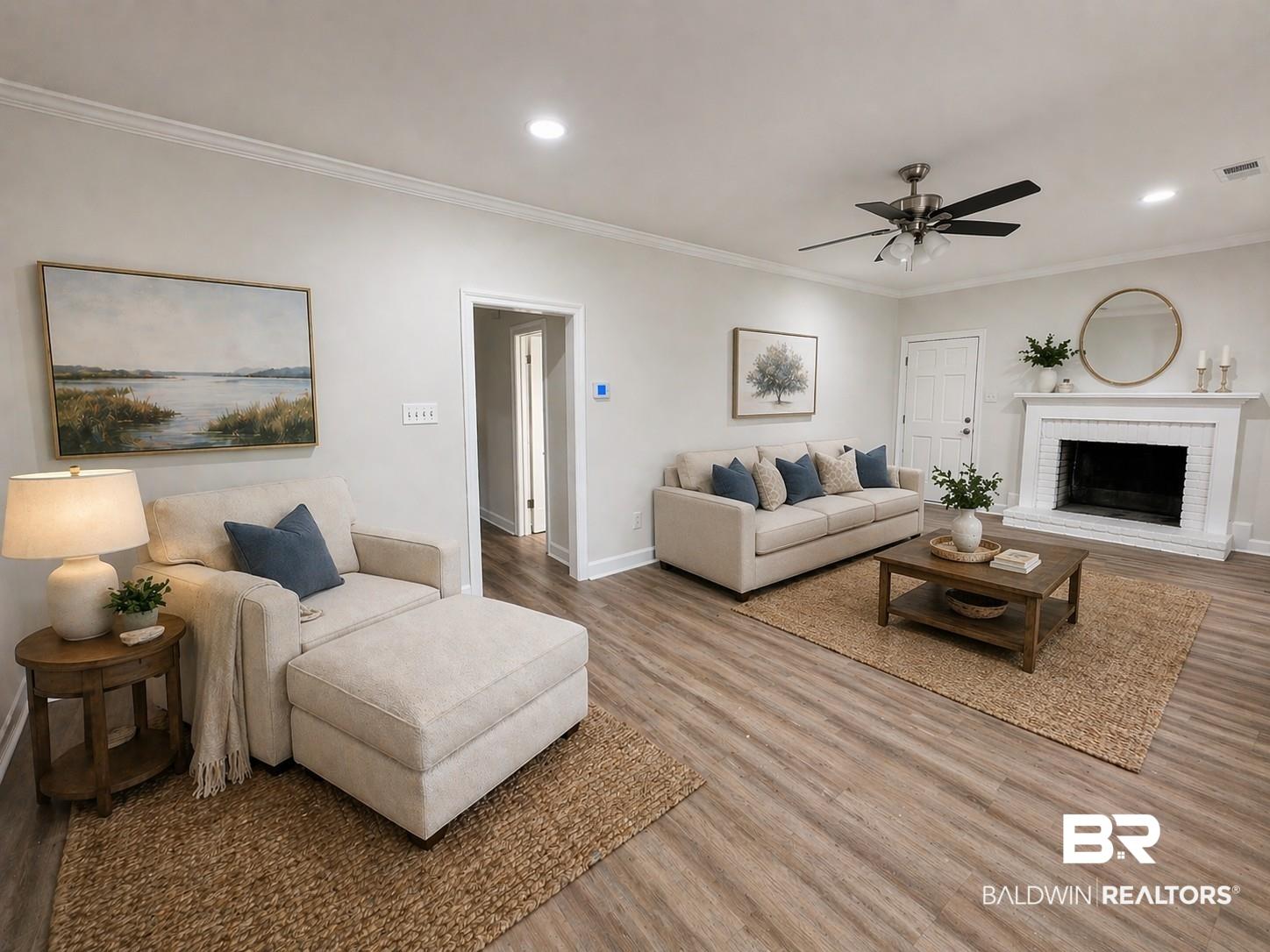 Image 3: Virtually staged greatroom