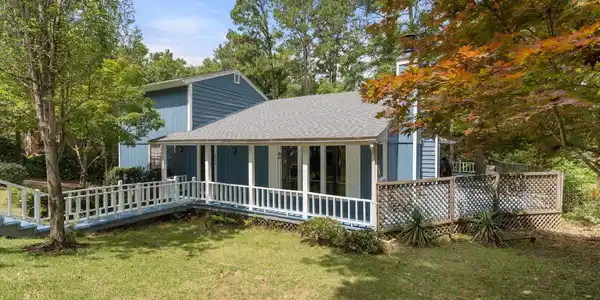 102 Dejuzan Cir