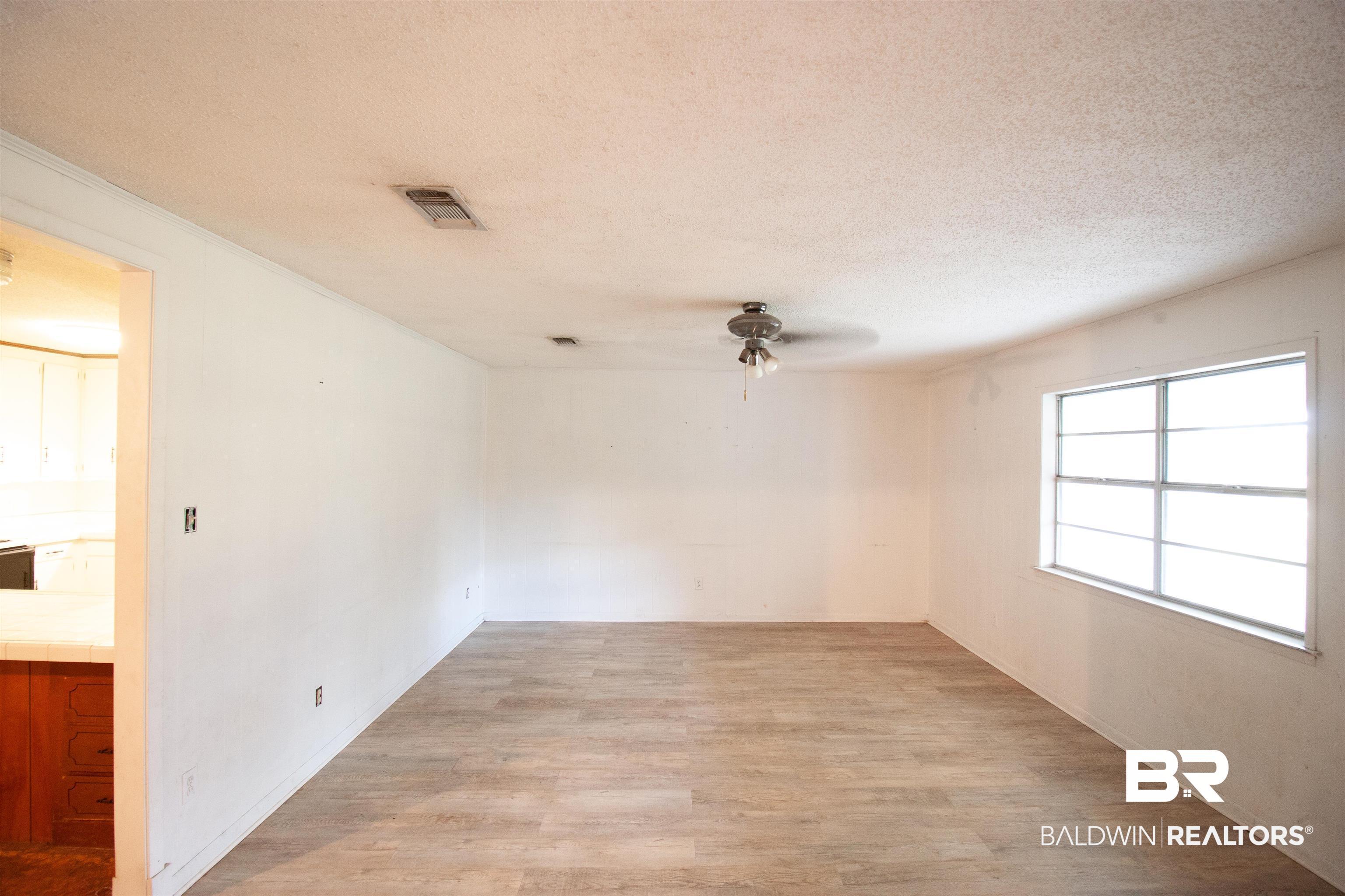 Image 3: Living Area