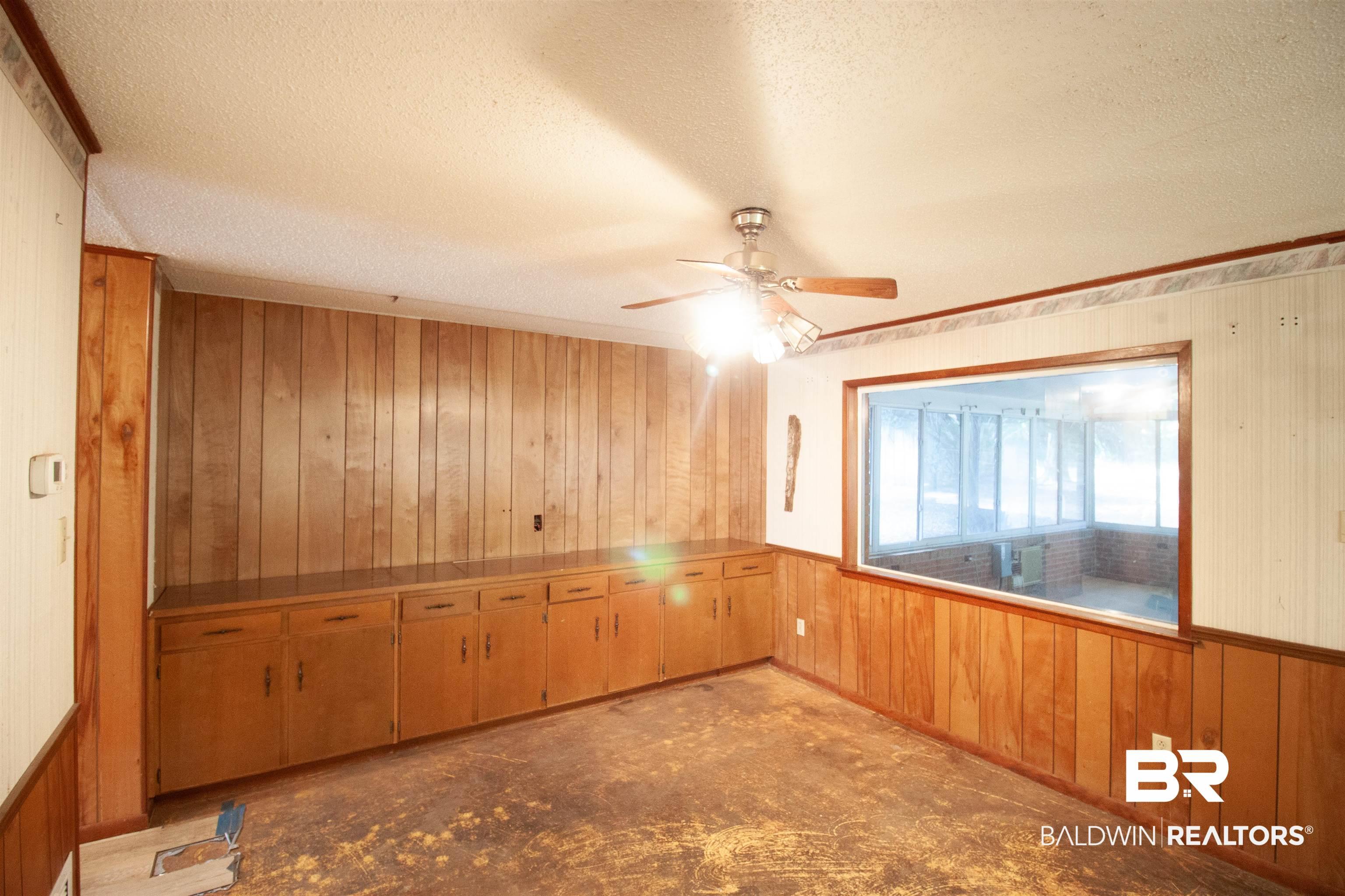 Image 4: Dining Room