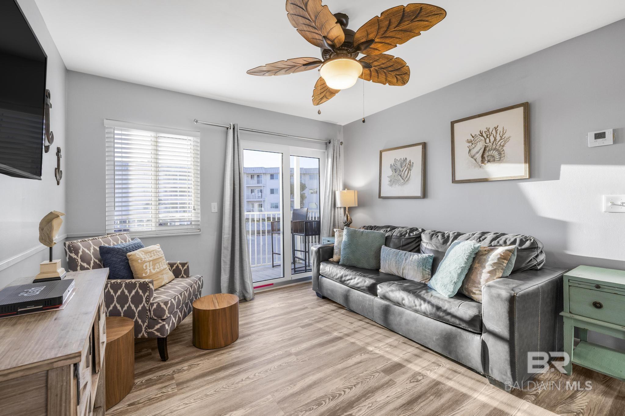 Image 2: Living Room