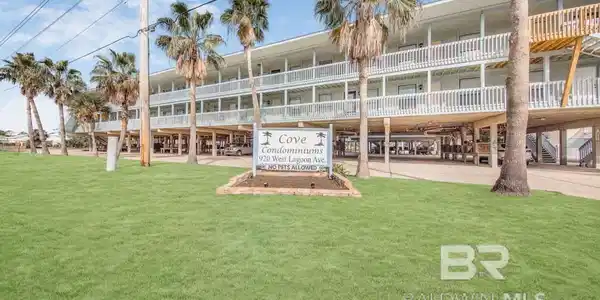 920 W Lagoon Avenue