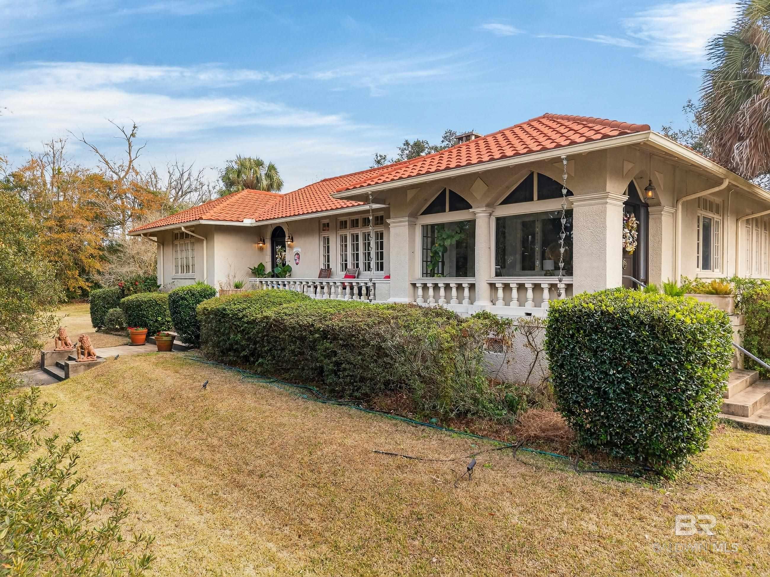 Image 2: Back Of Structure