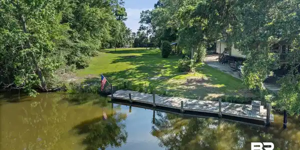 6145 Bayou Road