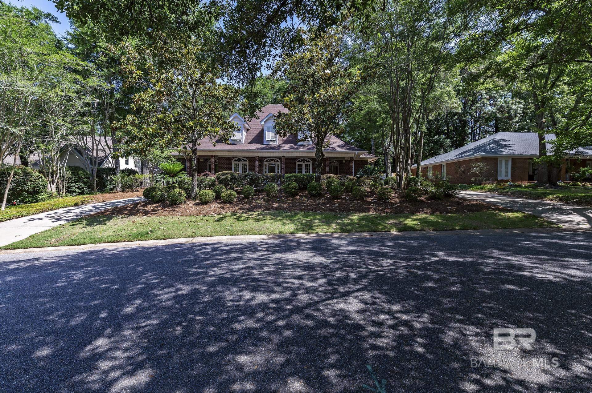 Image 4: Front Of Structure