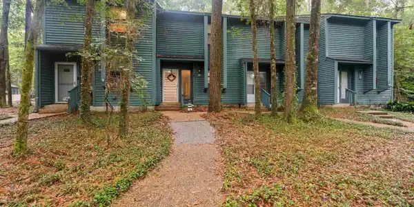 35 Summer Oaks Drive