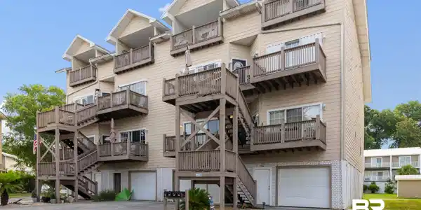 4 Yacht Club Drive