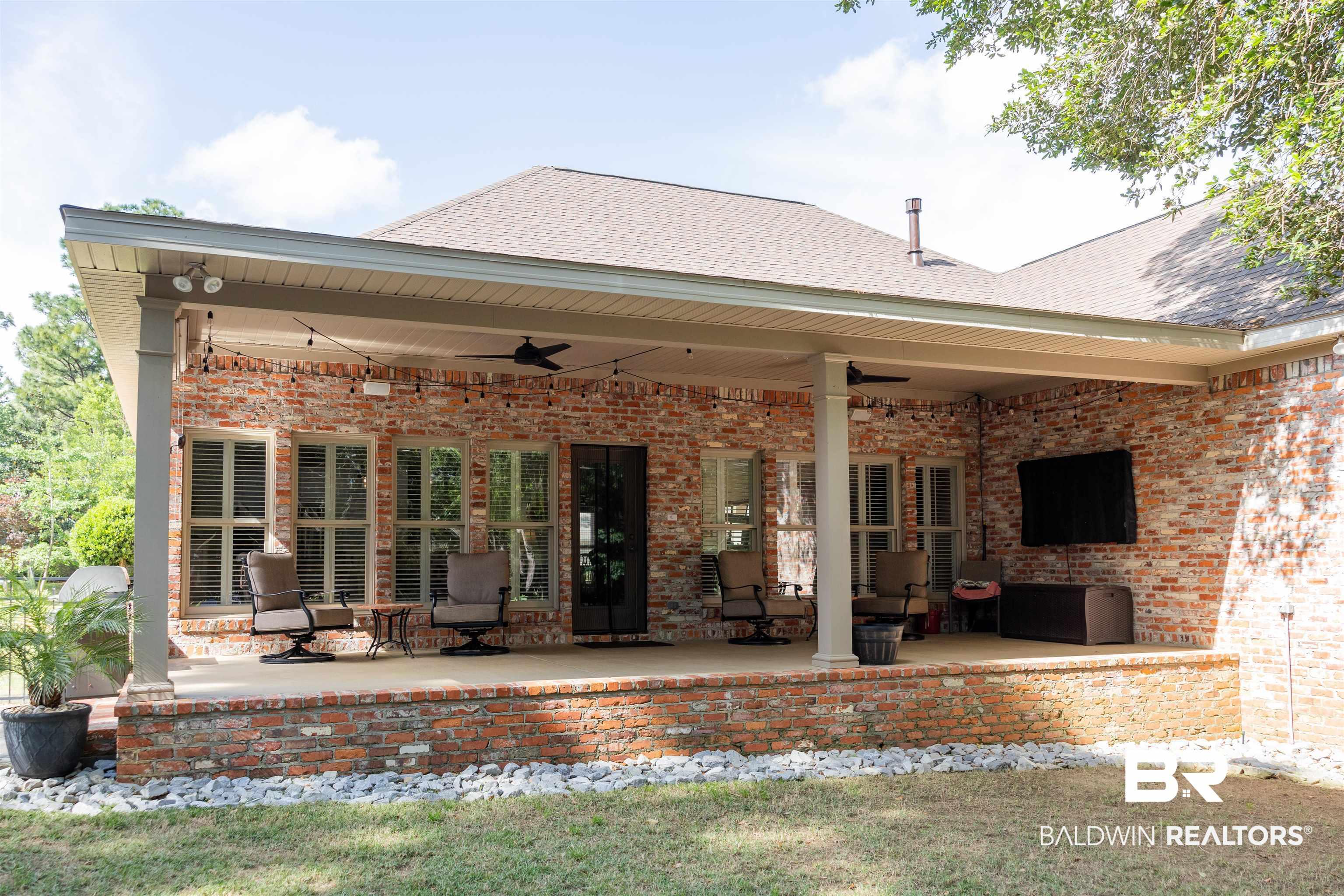Image 2: Covered back porch.