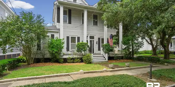 200 S Georgia Avenue