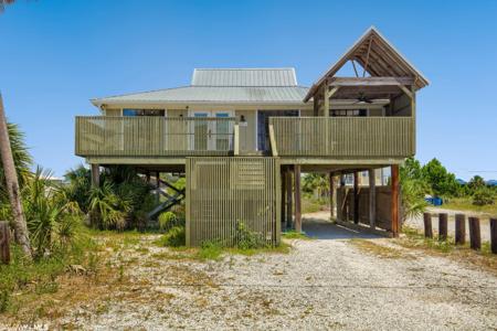 980 W Beach Boulevard