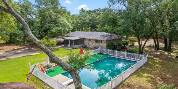 8932 Pensacola Avenue