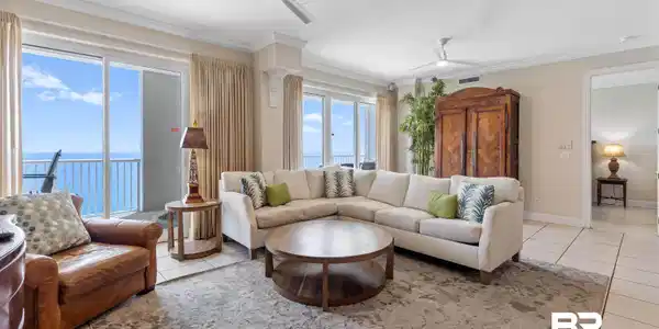 809 W Beach Boulevard
