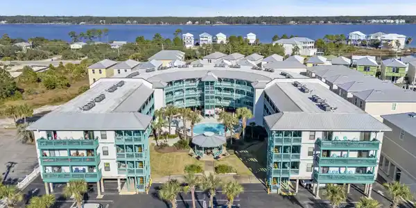 952 W Beach Boulevard