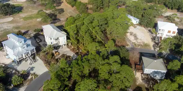 715 Hernando Place