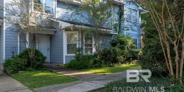 6651 Jackson Square