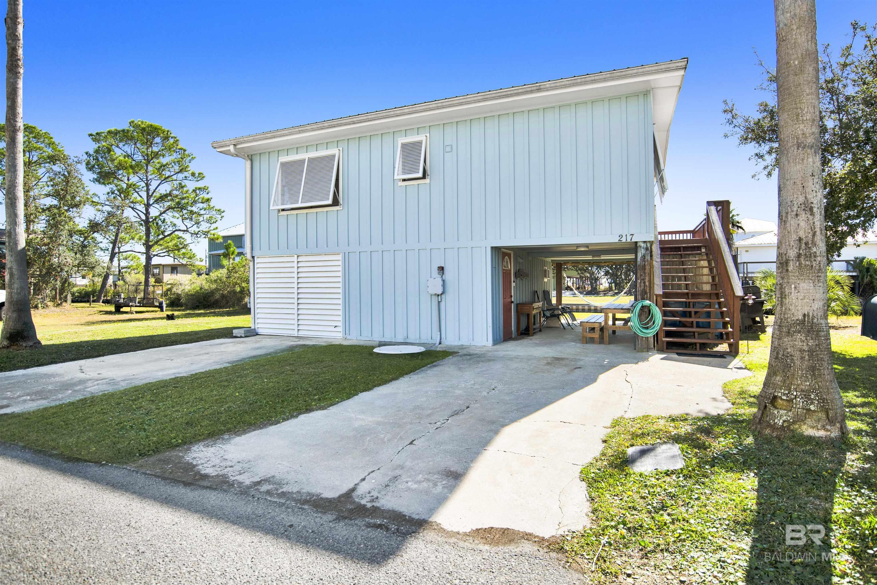 Image 3: Side Of Structure