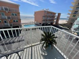 913 Beach Blvd