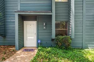 2 Summer Oaks Drive