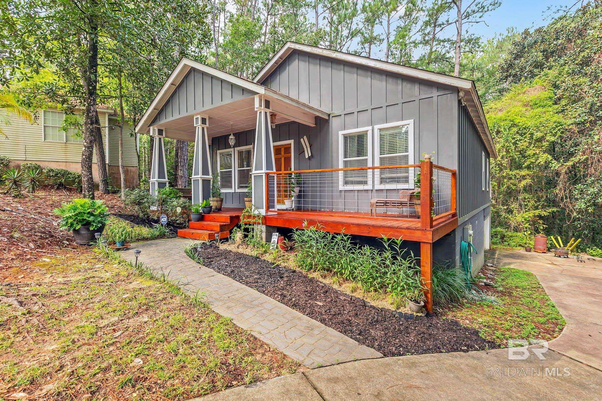 Image 4: Front Of Structure