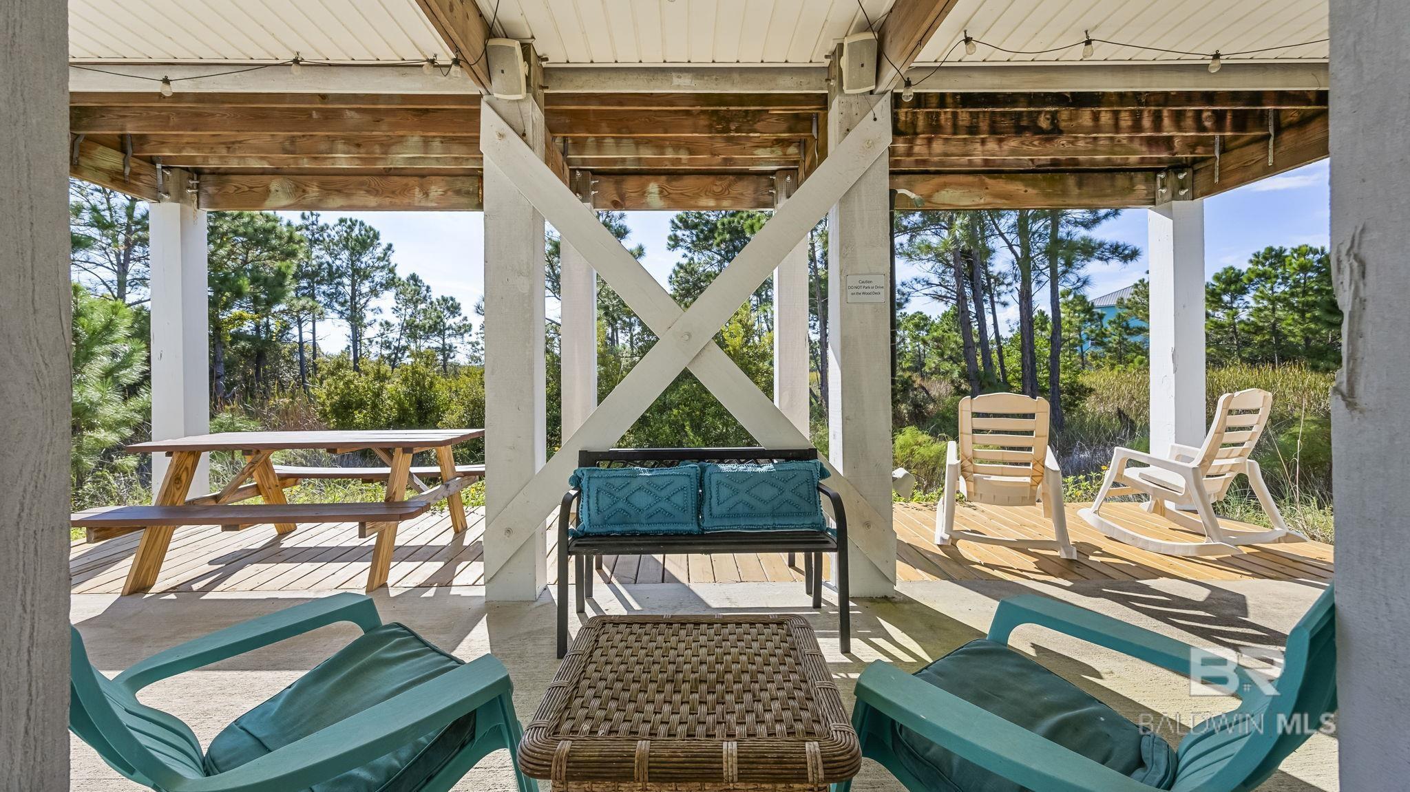 Image 4: Rear Sitting Area