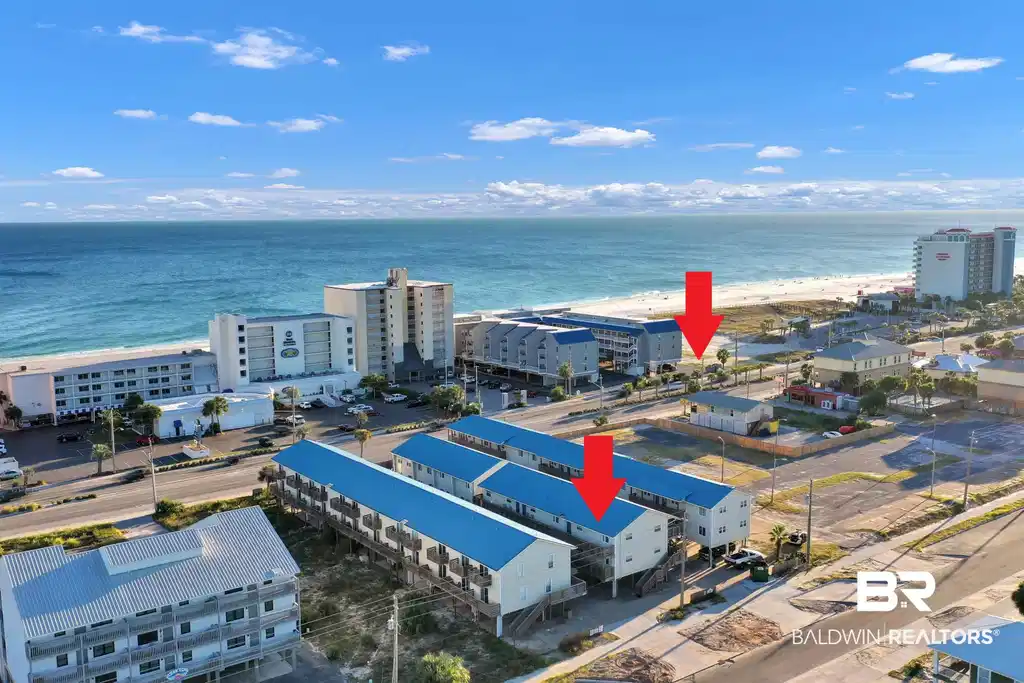 Image 1: Gulf View #18 - 2BR/ 1.5BA with easy nearby Beach Access. Complex is located directly across the street from the Beach!