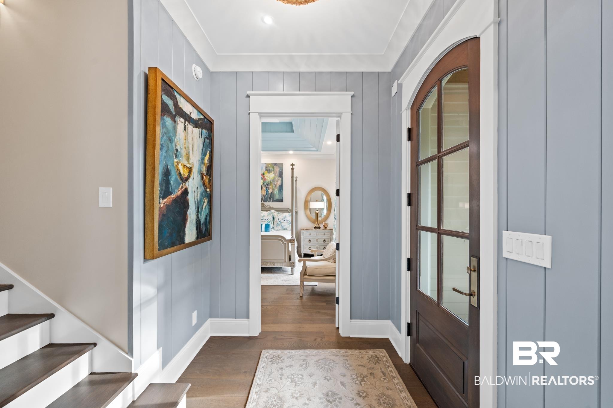 Image 4: Foyer