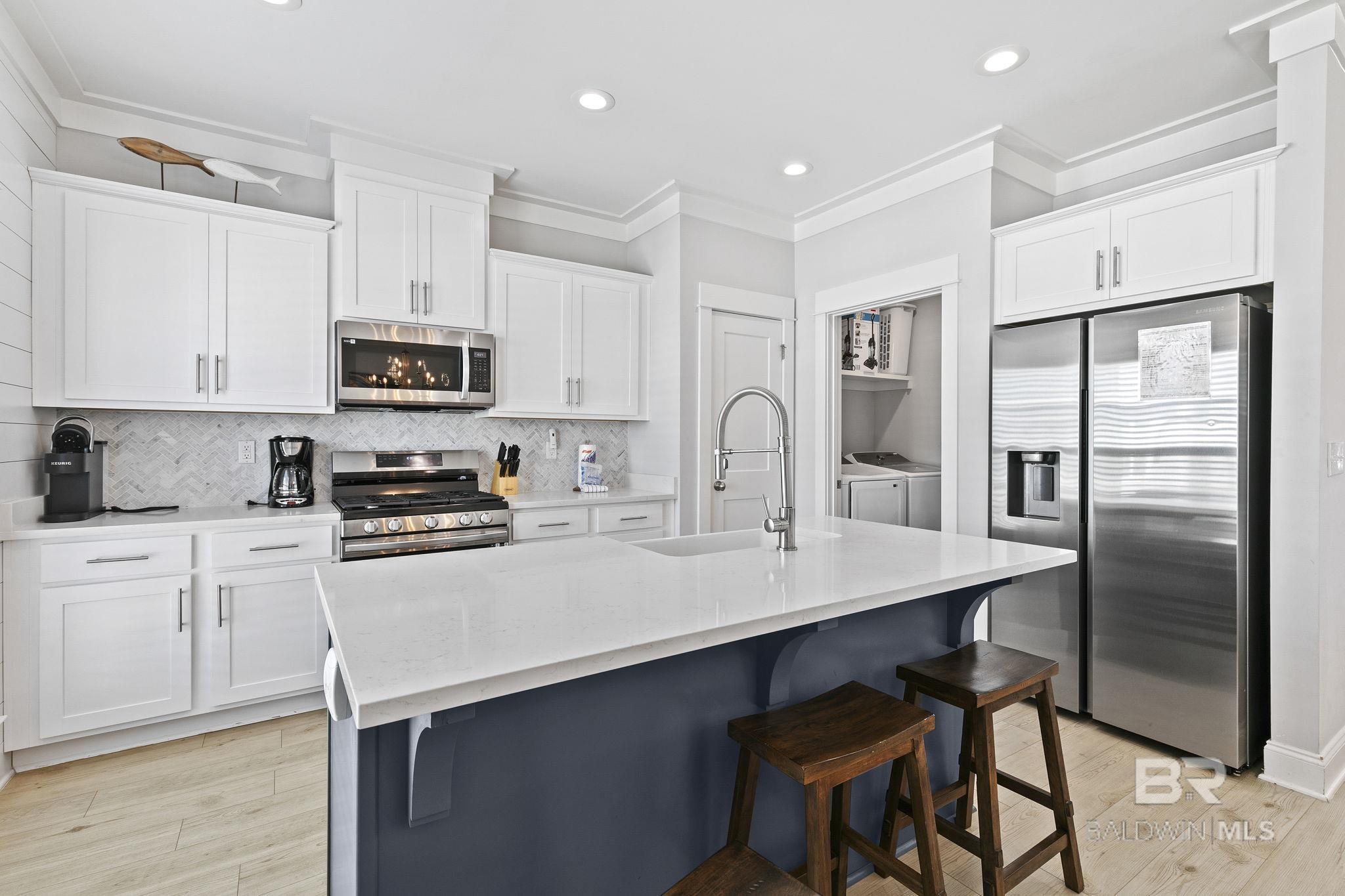 Image 3: Kitchen