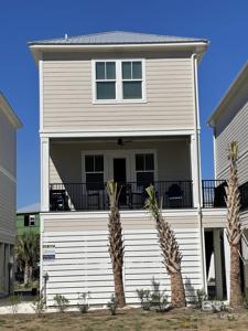 951 Lagoon Avenue
