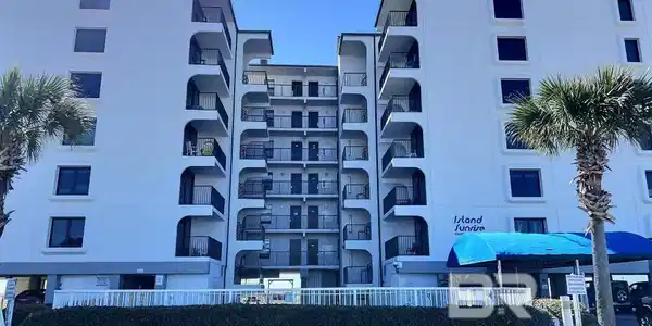 427 E Beach Boulevard