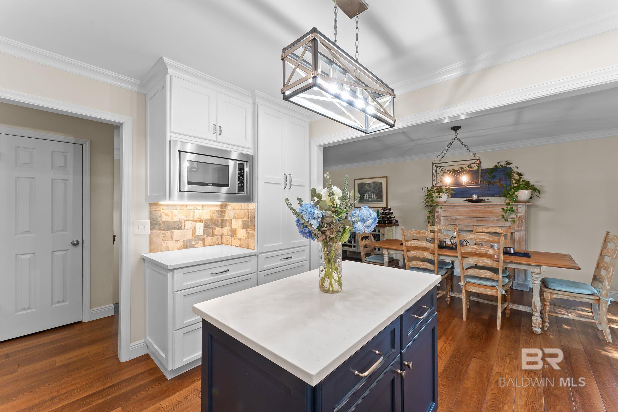 Image 2: Kitchen