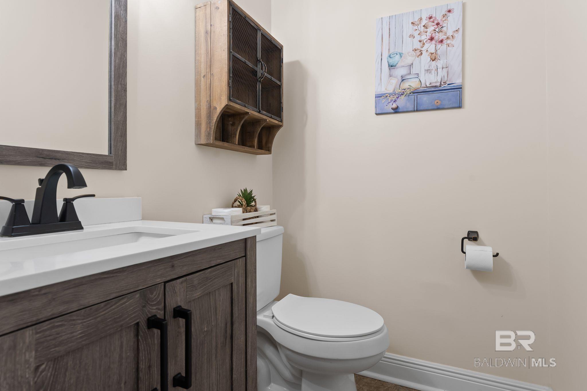 Image 3: Bathroom