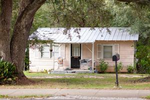 515 & 517 Volanta Avenue