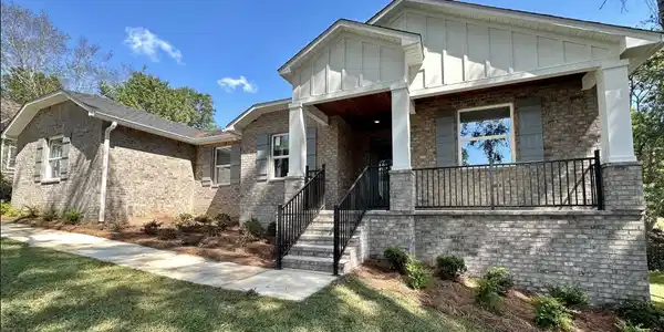 107 Pebble Court