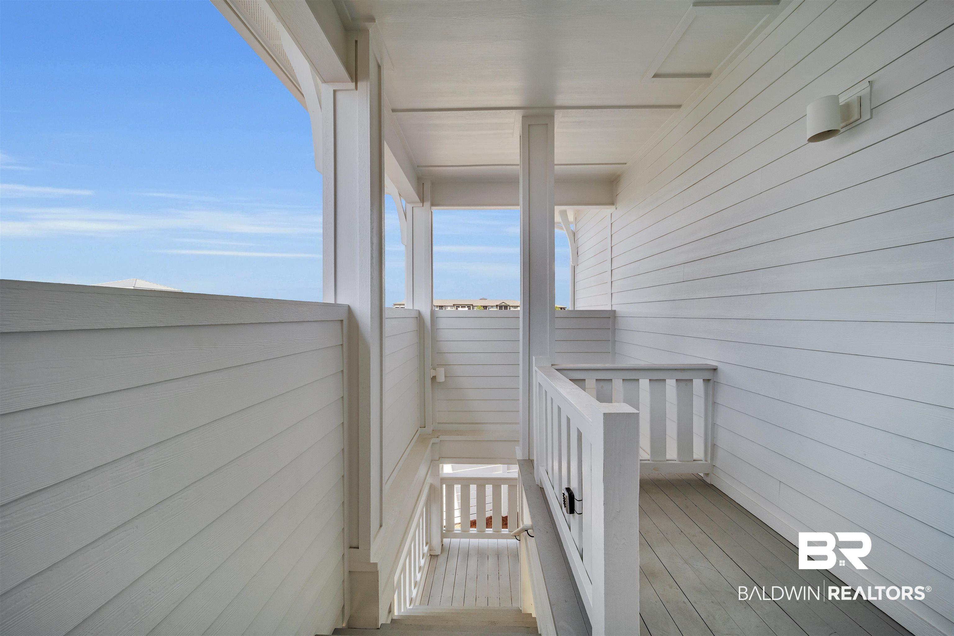 Image 3: View of balcony