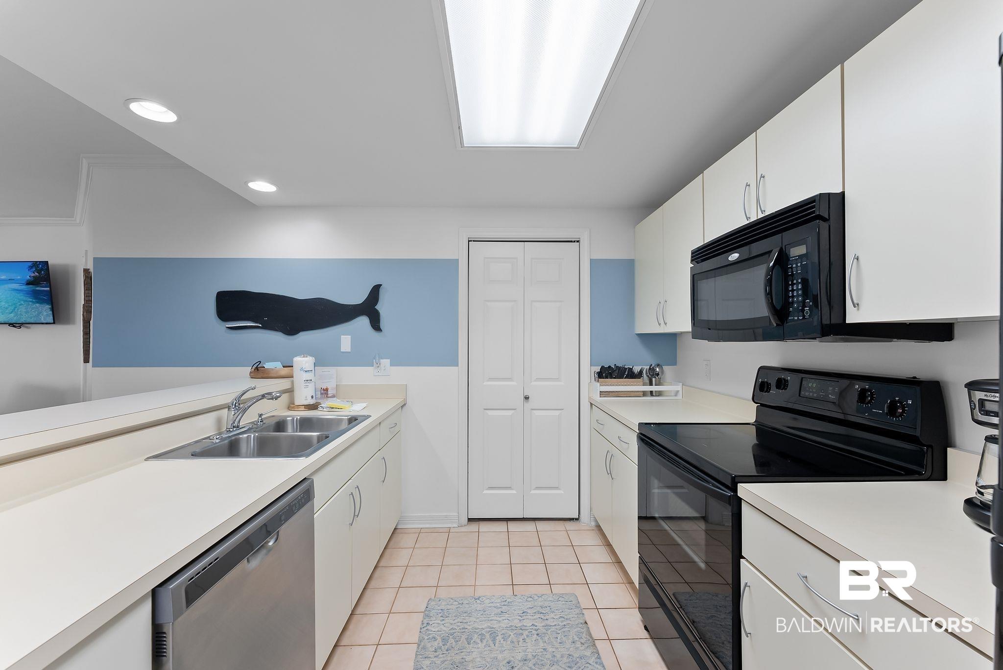 Image 3: Kitchen area