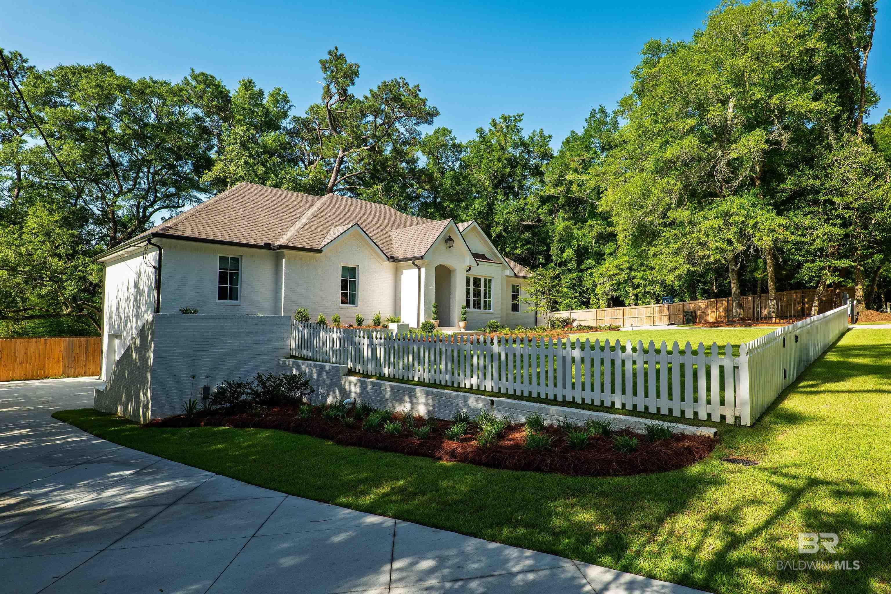 Image 3: Front Of Structure