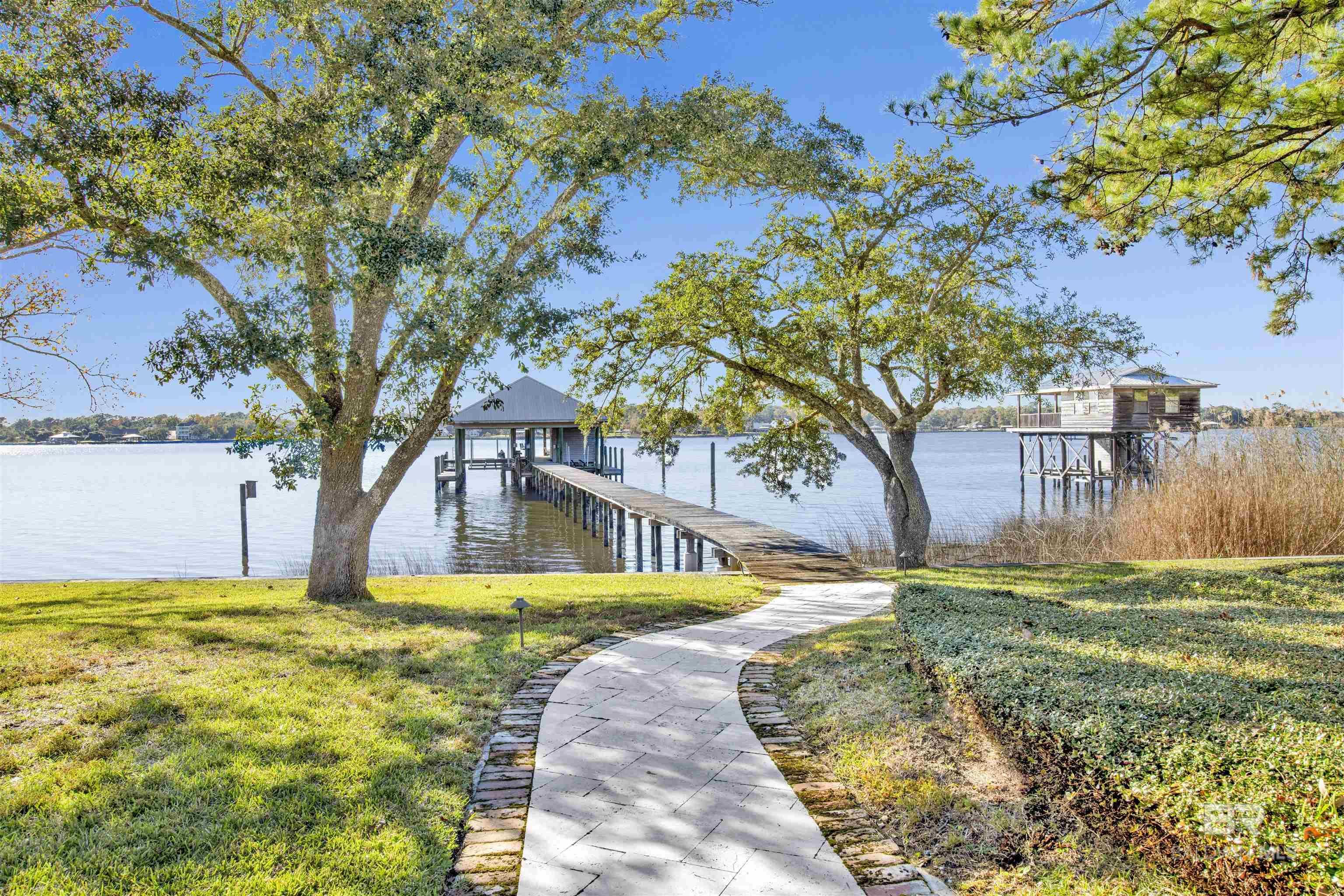 Image 4: Dock