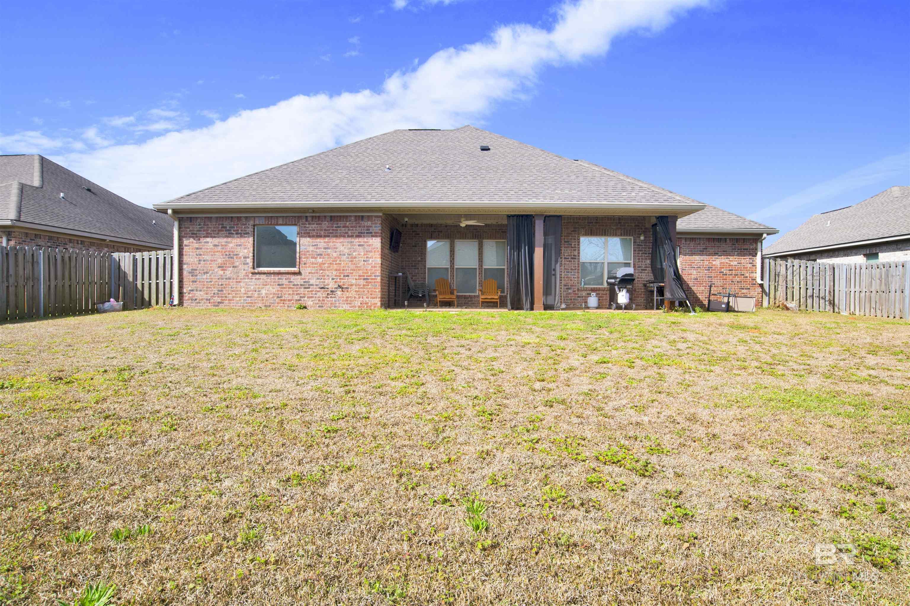 Image 4: Back Of Structure