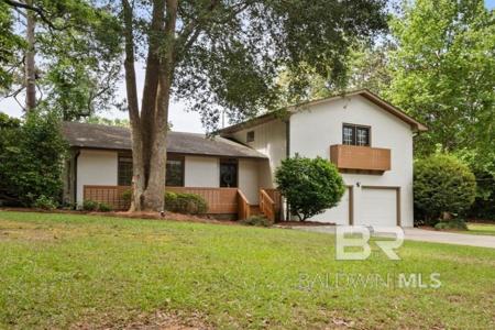 652 Bellangee Avenue