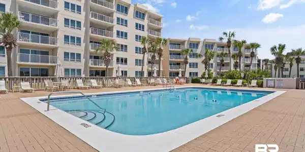 Image 3: Seafarer Pool Area