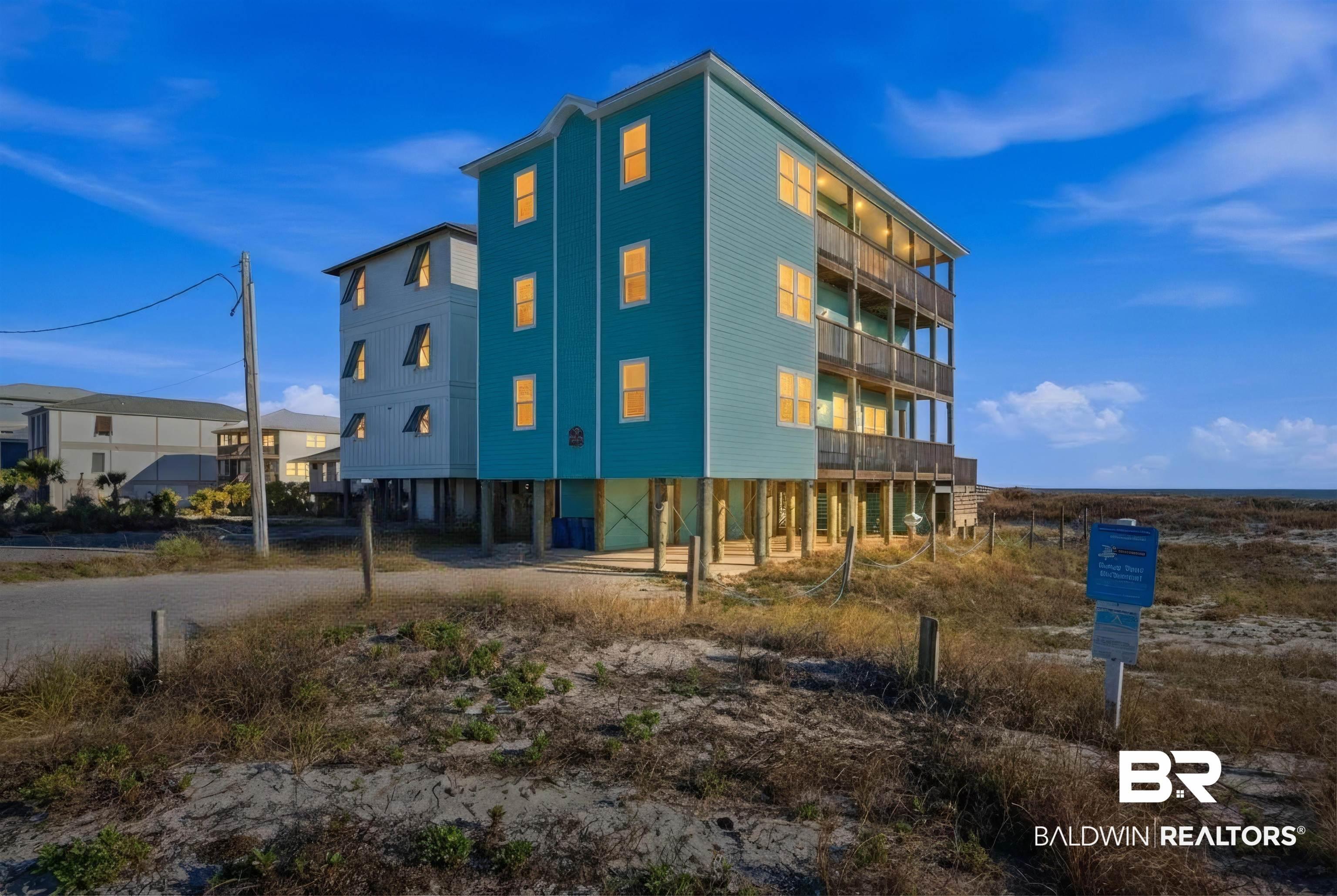 Image 2: View of apartment building / complex