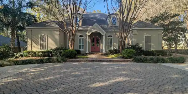5 St Charles Place