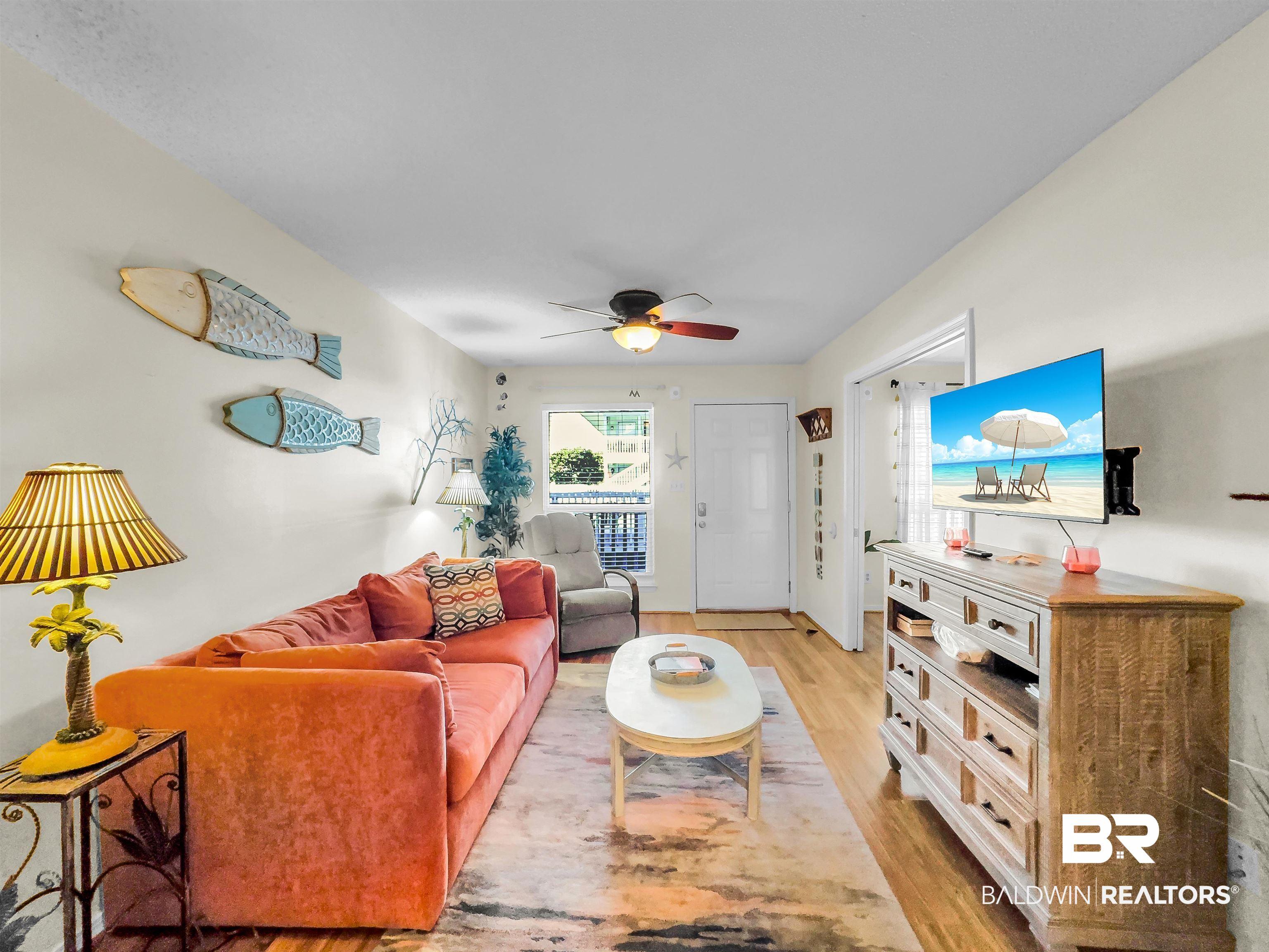 Image 3: Living area