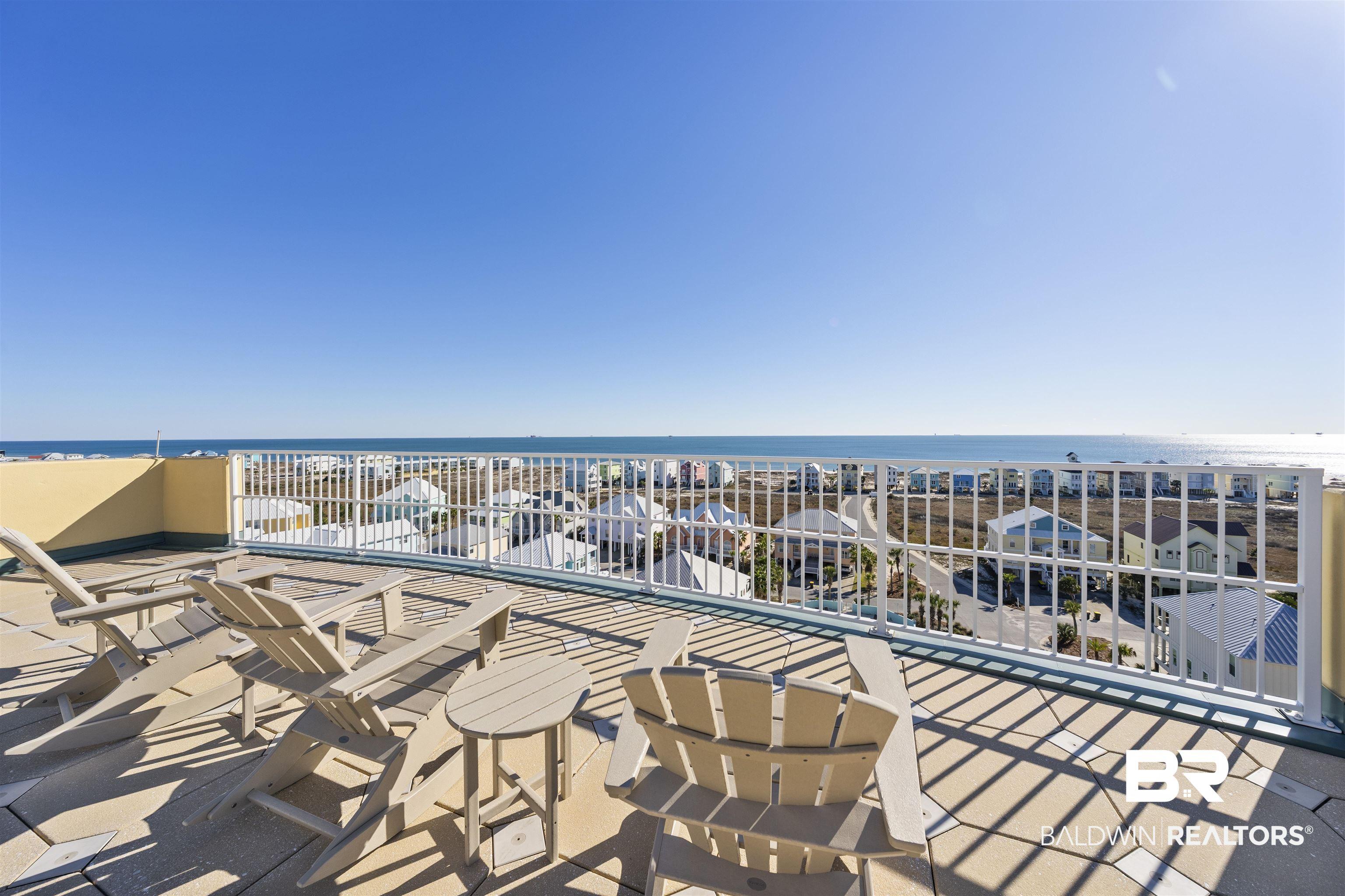 Image 3: Rooftop featuring panoramic views.