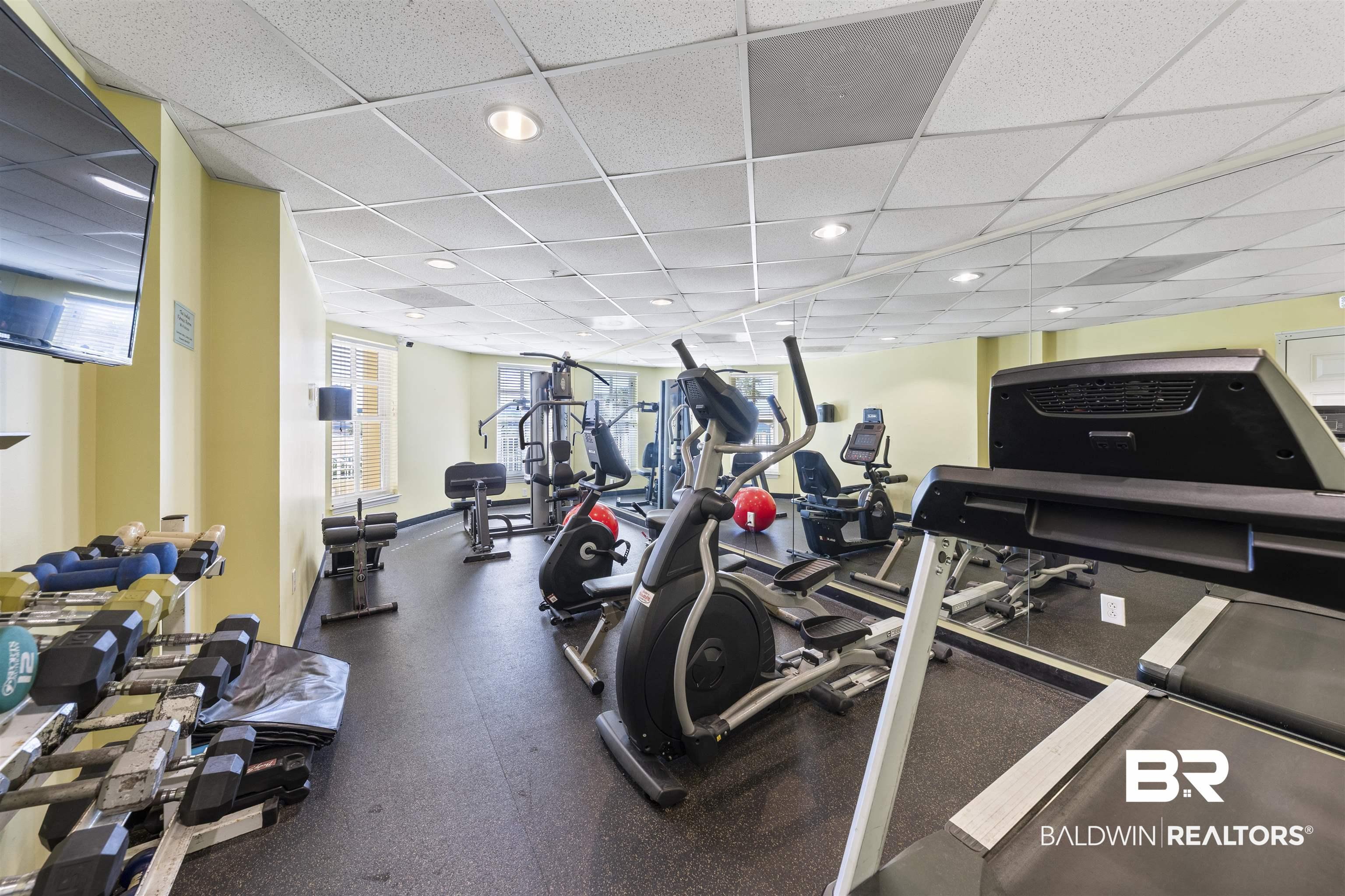 Image 4: Gym