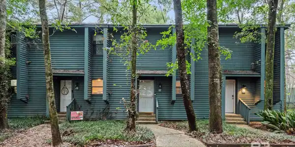 27 Summer Oaks Drive