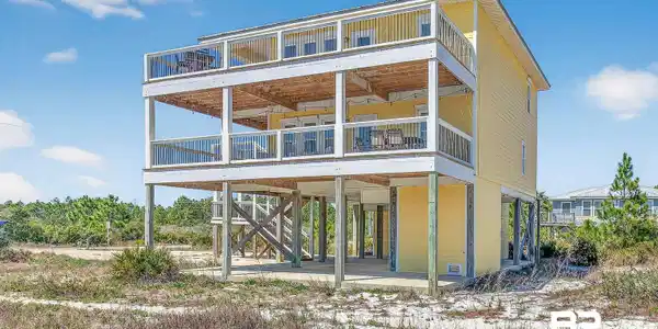 Image 3: Side Facing Water