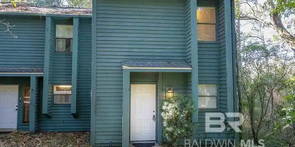 8 Summer Oaks Drive